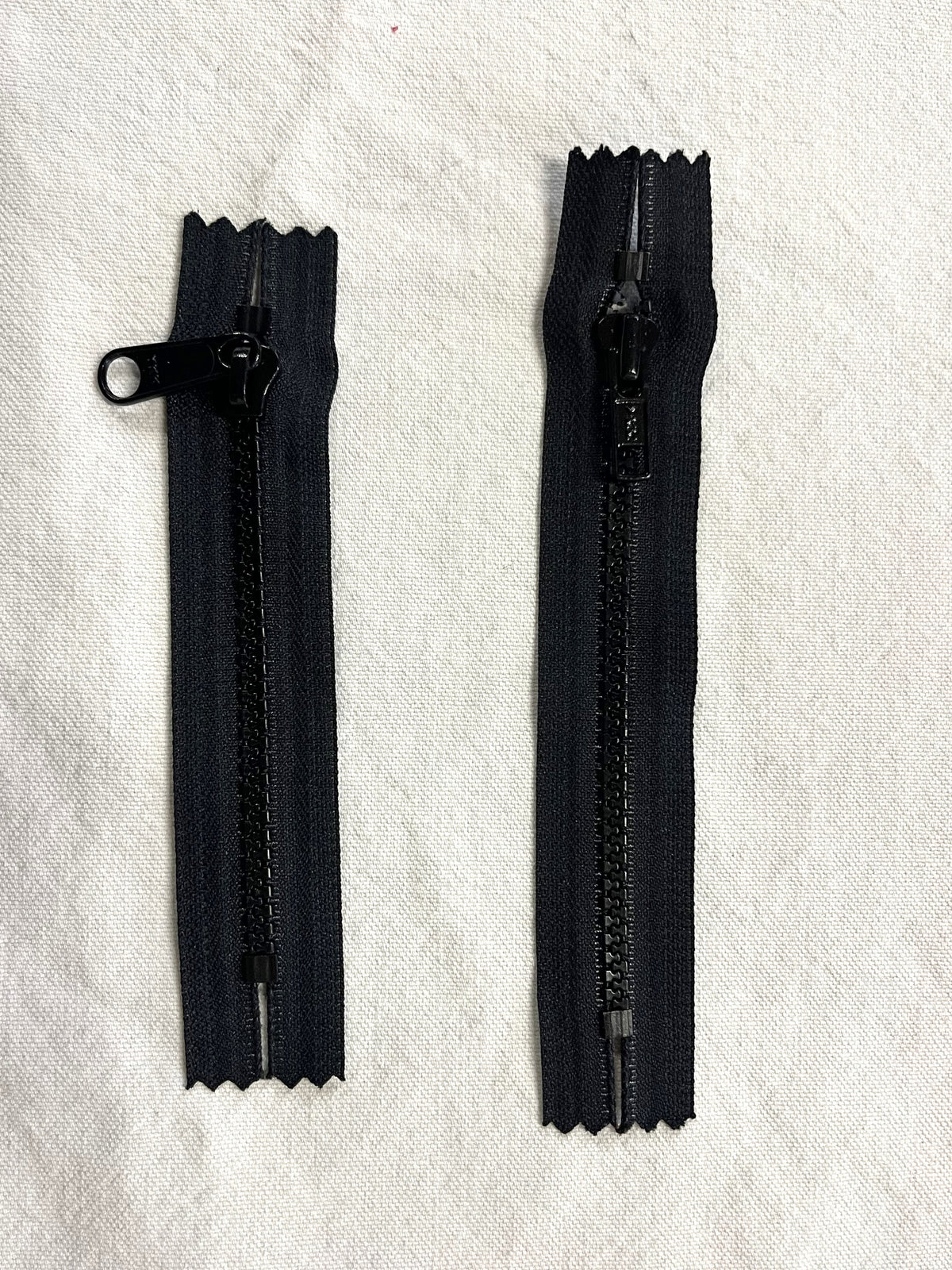 Molded Tooth Pocket Zippers